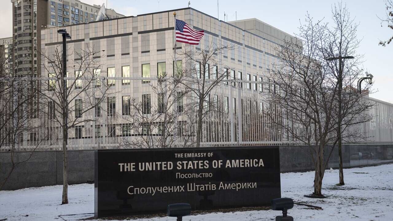 US prepares to close Kiev embassy after threats of air strikes