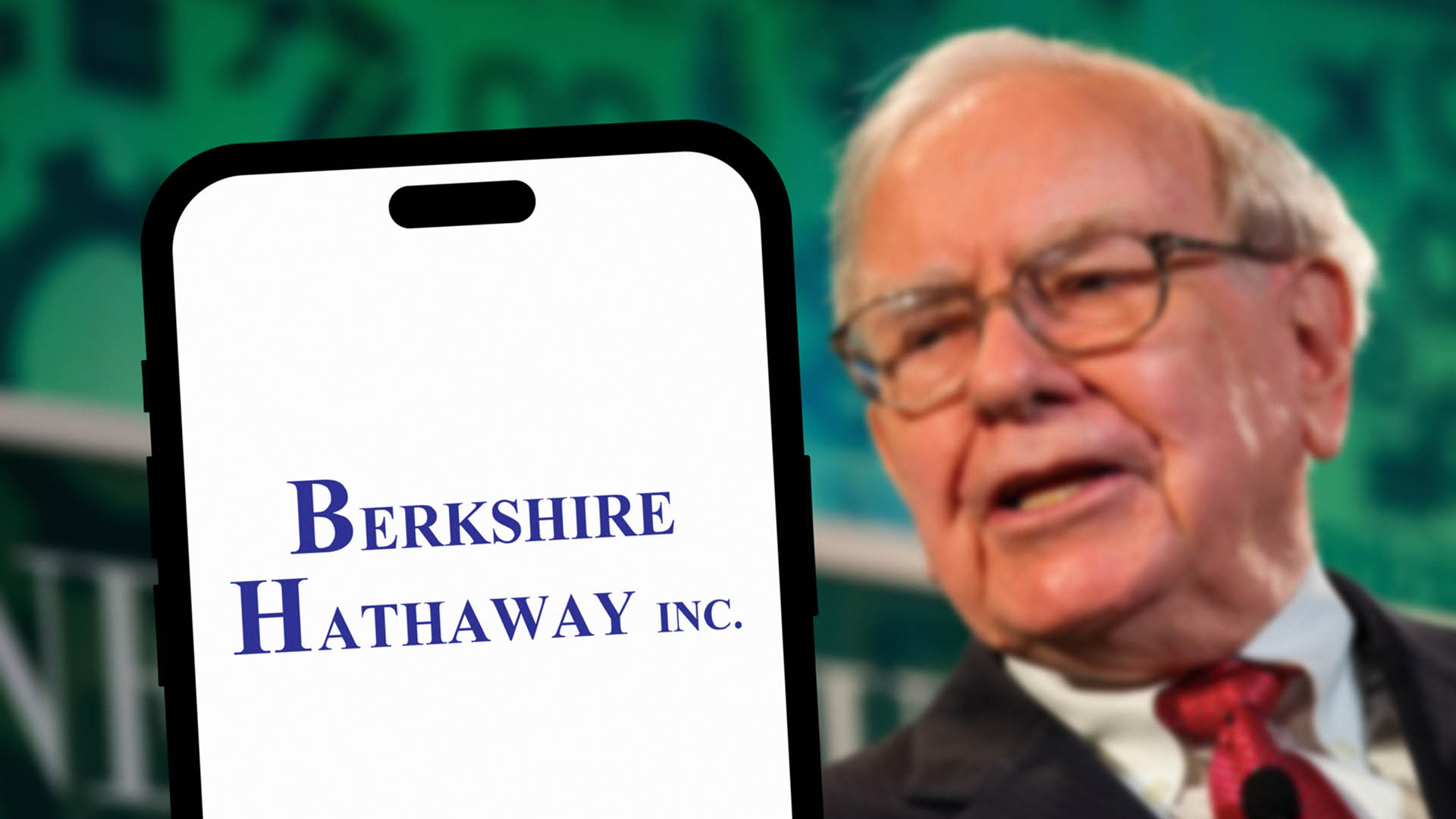 Buffett cuts Apple holdings as Berkshire earnings fall